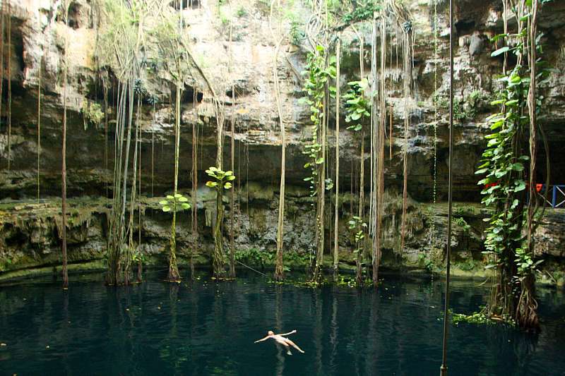 cenote Oxman