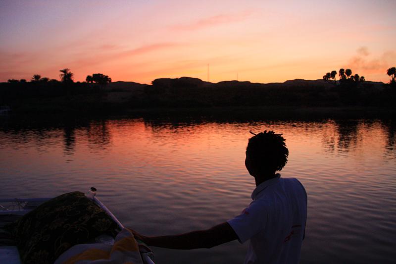 Croisière sur le Nil en Égypte : coucher du soleil